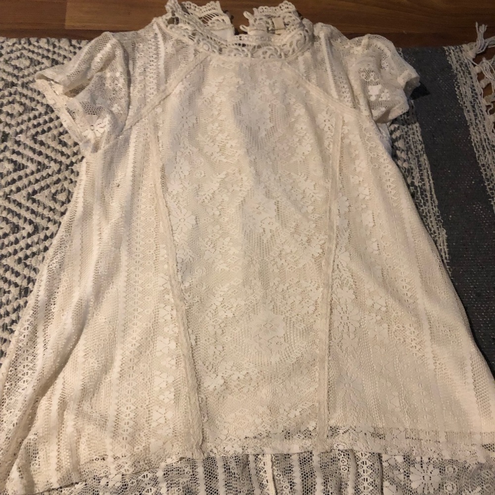 •cute short sleeve mock neck boutique top